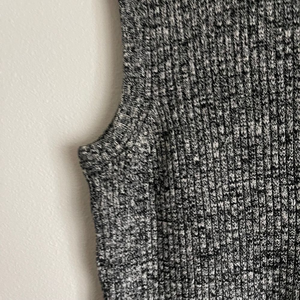 Vintage Studio 1 Ribbed Knit Turtleneck Sleeveless Sweater - Picture 8 of 10